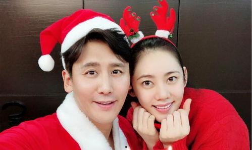 中韩夫妇吃瓜视频,甜蜜瞬间引网友热议