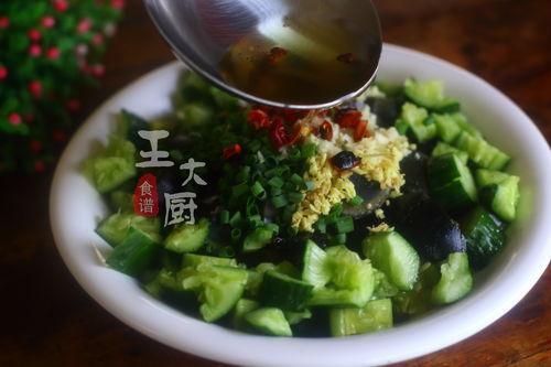 吃瓜煮皮蛋,探寻传统美食的独特魅力