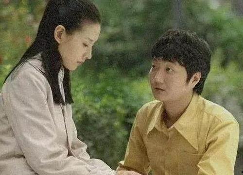 吃瓜追剧拍照好看,吃瓜追剧，定格美好瞬间