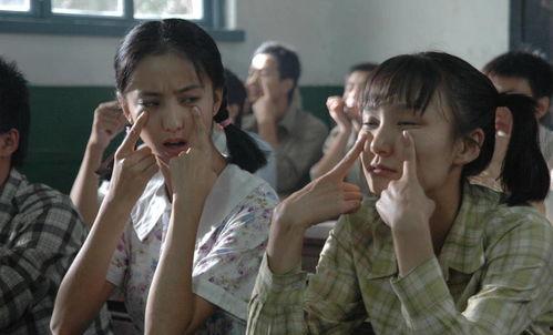 吃瓜追剧拍照好看,吃瓜追剧，定格美好瞬间