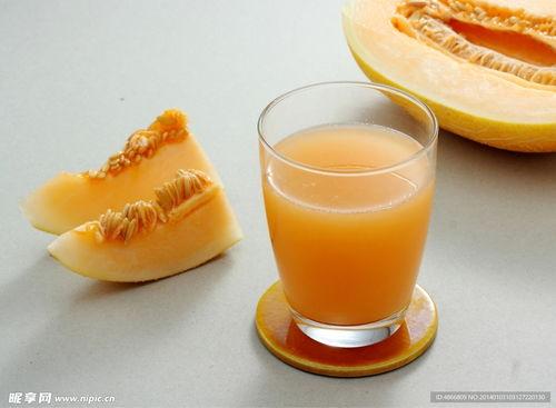 吃哈密瓜扩胸,健康美味两不误