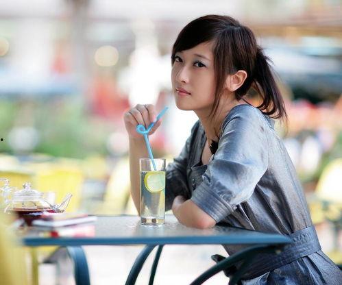 吃瓜窗边美女,揭秘娱乐圈幕后故事 第1张 吃瓜窗边美女,揭秘娱乐圈幕后故事 第1张