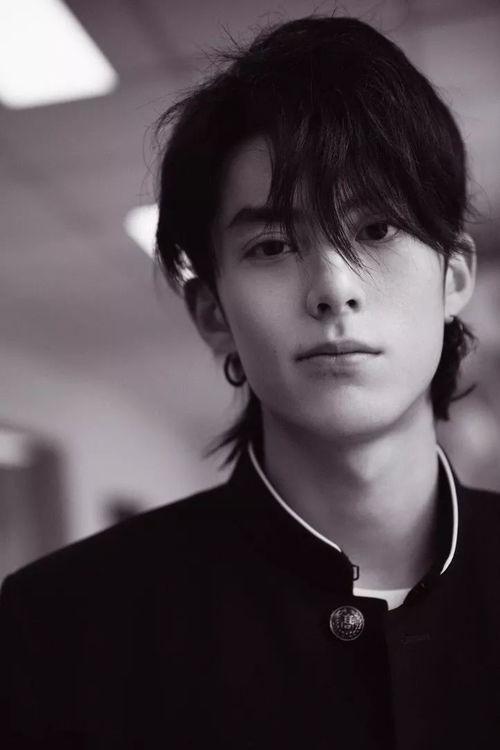 导游吃瓜王鹤棣吃炒饭,揭秘现场吃瓜炒饭趣事  第1张