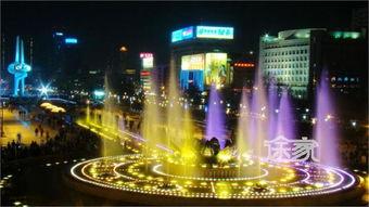 泉城广场吃瓜事件,一场引发热议的街头冲突瞬间  第2张